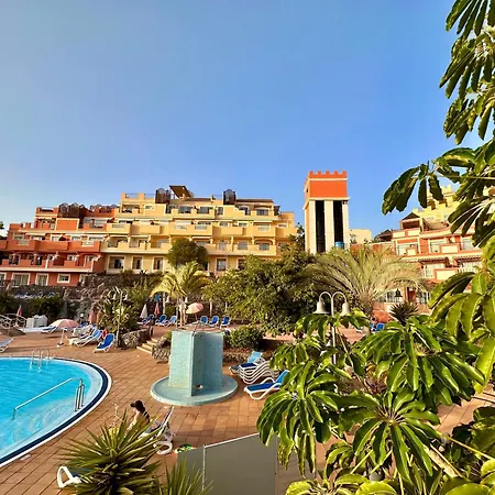 Sunset 2 & Heated Pool Los Cristianos (Tenerife)